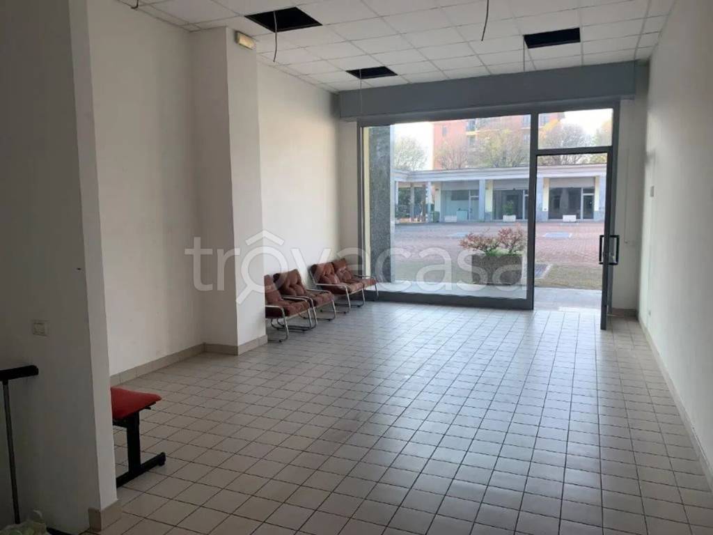 negozio in vendita a Rho
