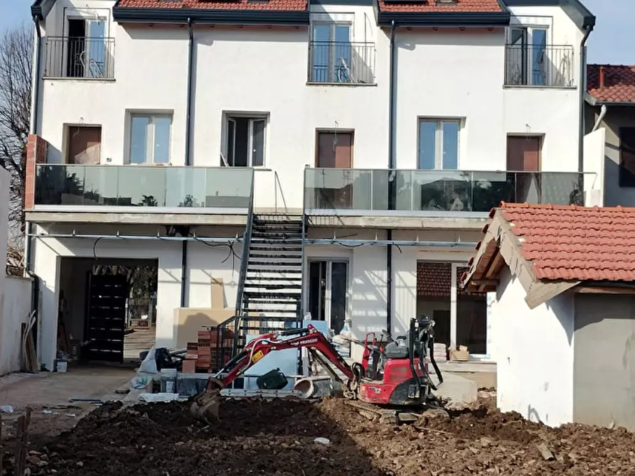 appartamento in vendita a Rho in zona Mazzo