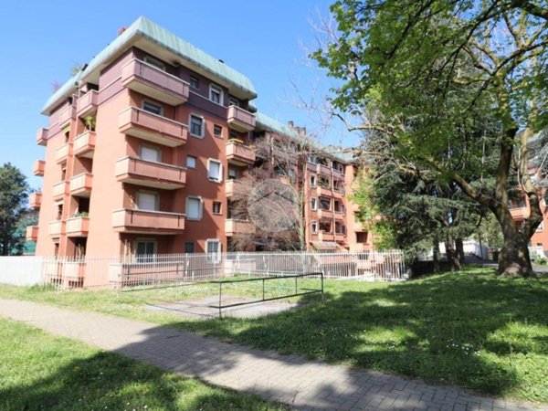 appartamento in vendita a Rho in zona Mazzo