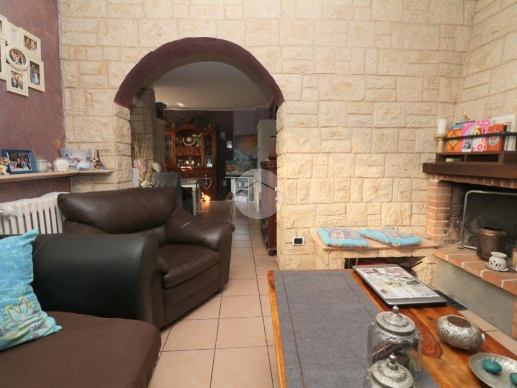 appartamento in vendita a Rho in zona Ghisolfa