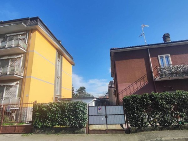 casa indipendente in vendita a Rho