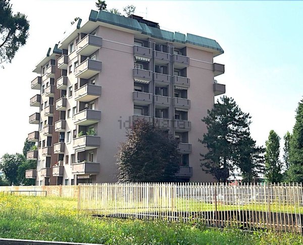 appartamento in vendita a Rho in zona Mazzo