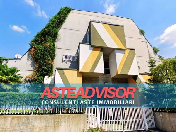 appartamento in vendita a Rho in zona Mazzo