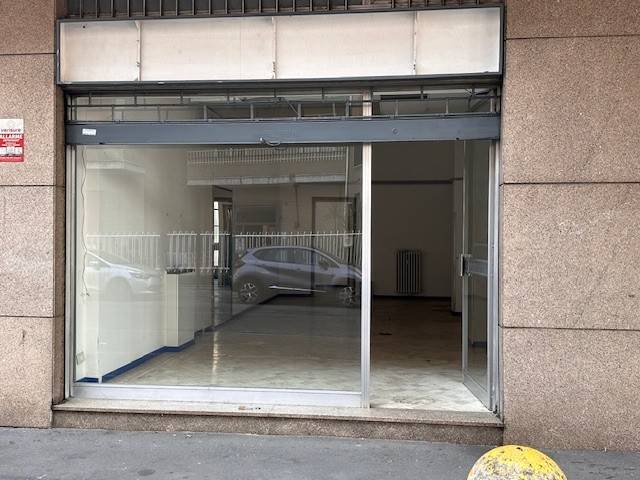 negozio in vendita a Rho