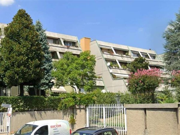 appartamento in vendita a Rho in zona Mazzo