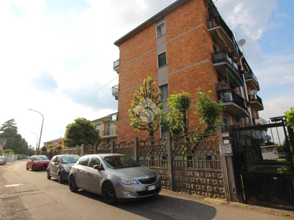 appartamento in vendita a Rho in zona Terrazzano