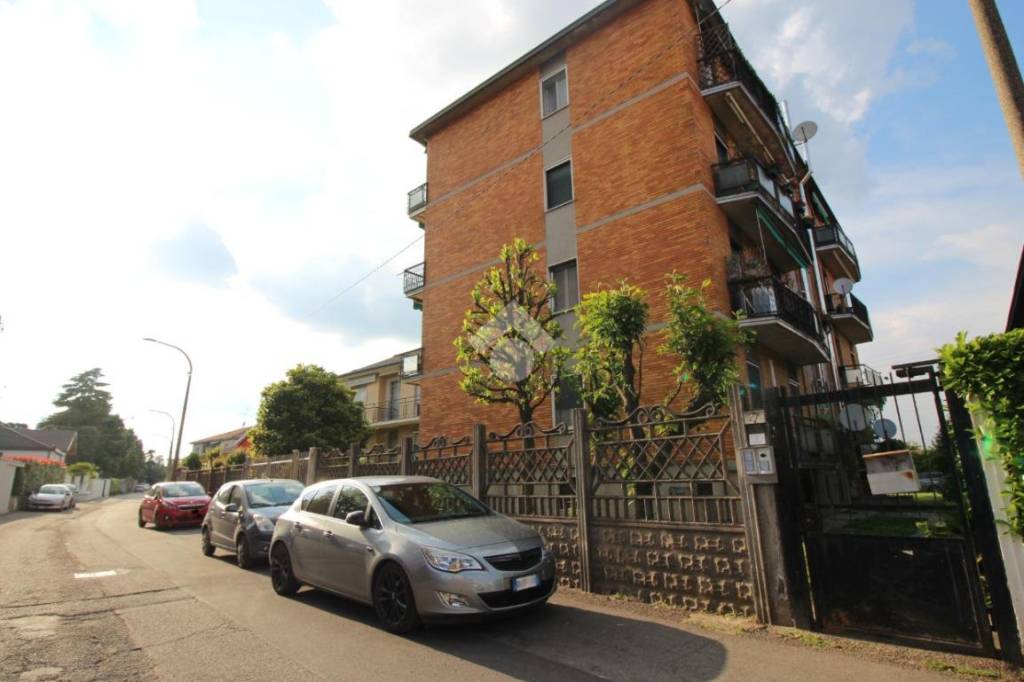 appartamento in vendita a Rho in zona Terrazzano