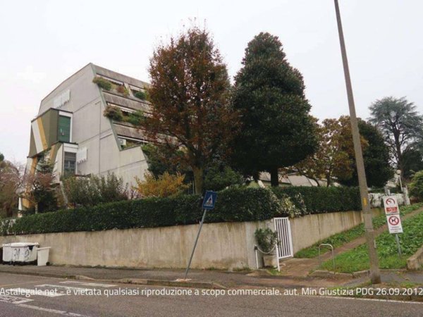 appartamento in vendita a Rho in zona Mazzo