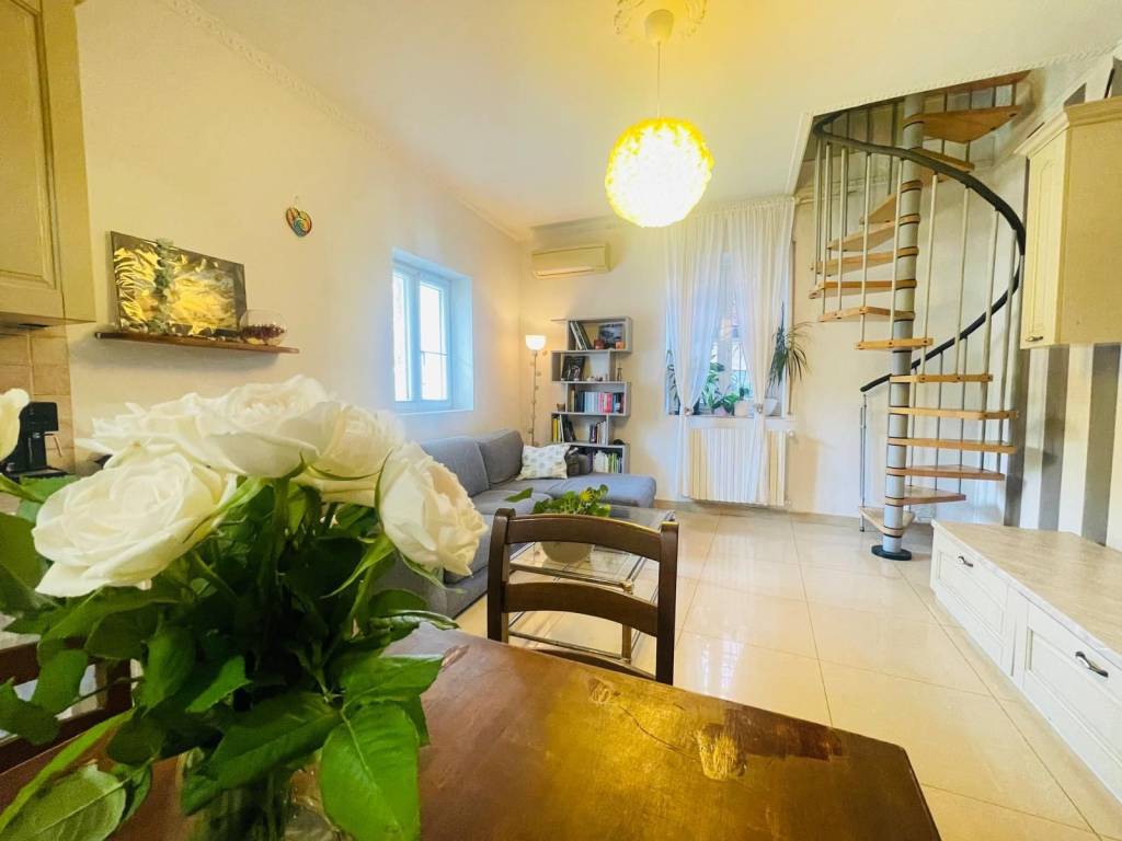 appartamento in vendita a Rho in zona Terrazzano