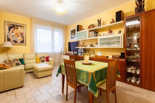 appartamento in vendita a Rho in zona Passirana