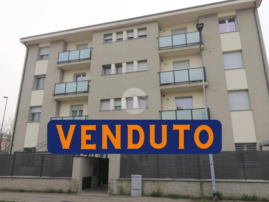 appartamento in vendita a Rho in zona Pantanedo