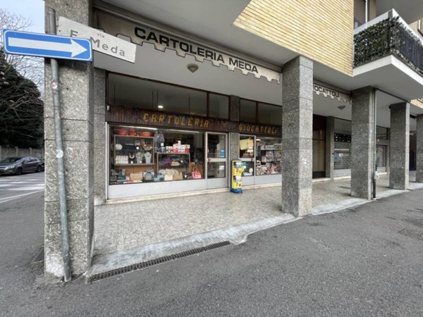 negozio in vendita a Rho