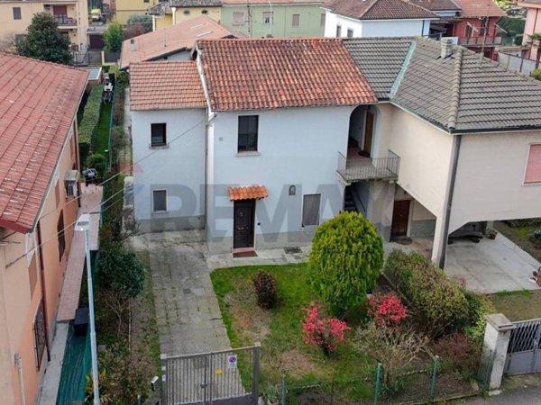 casa indipendente in vendita a Rho