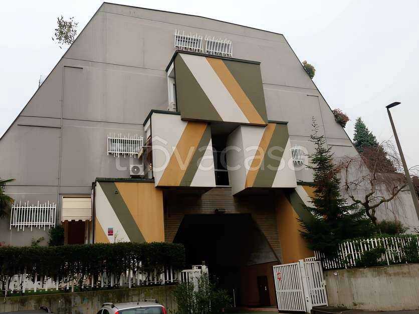 appartamento in vendita a Rho in zona Mazzo