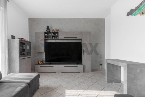 appartamento in vendita a Rho in zona Pantanedo