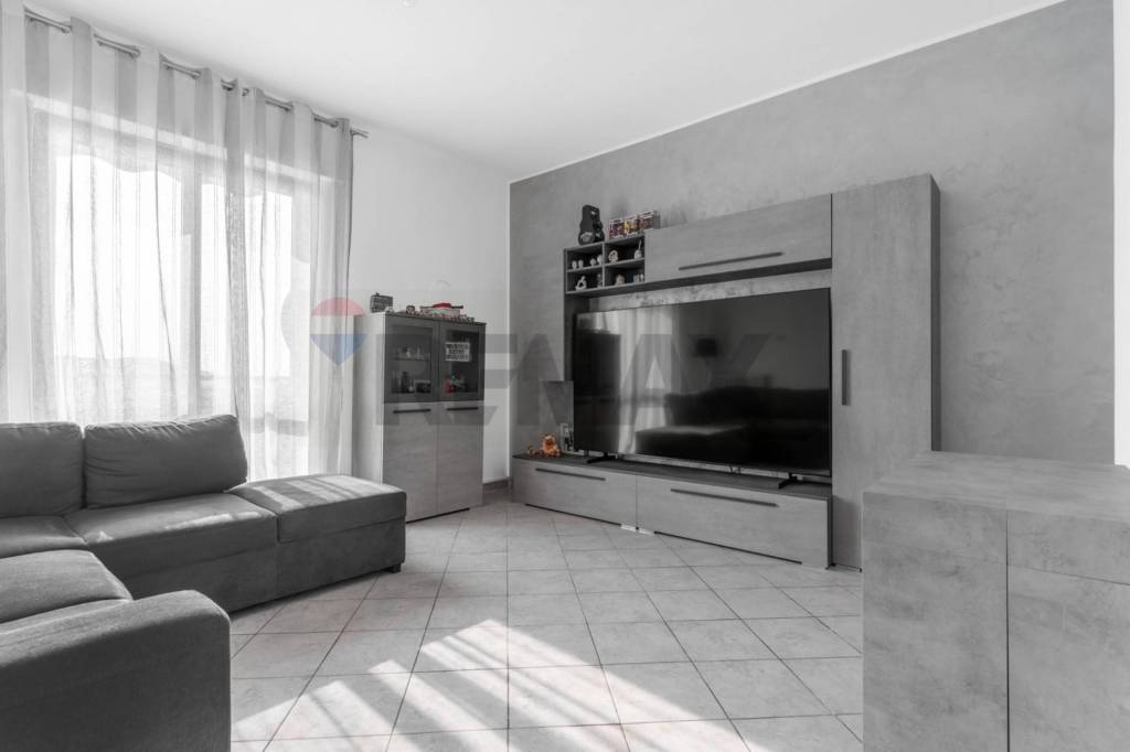 appartamento in vendita a Rho in zona Pantanedo
