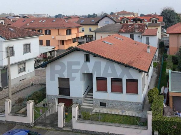 casa indipendente in vendita a Rho
