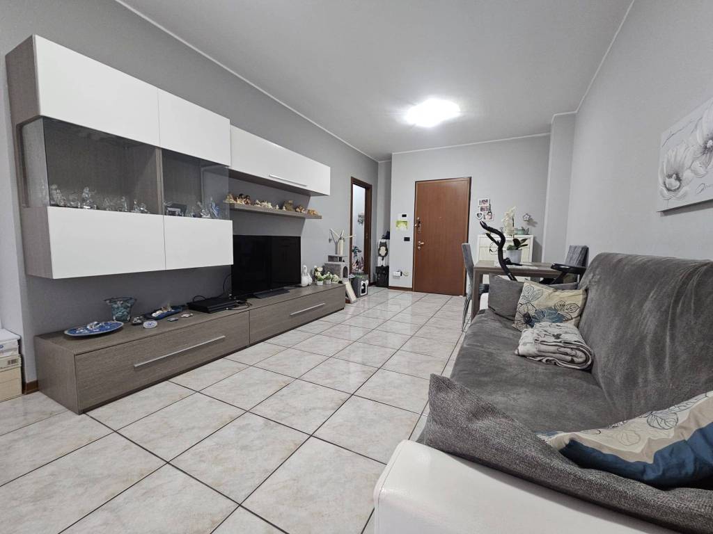 appartamento in vendita a Rho in zona Ghisolfa