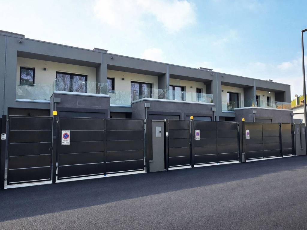 casa indipendente in vendita a Rho in zona Ghisolfa