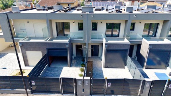 appartamento in vendita a Rho in zona Ghisolfa