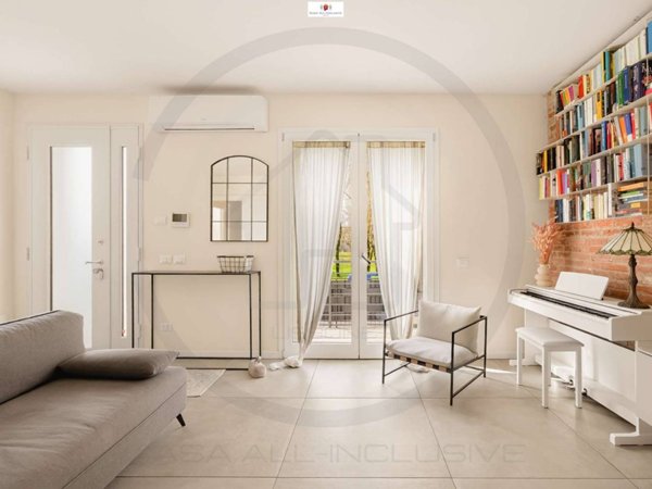 casa indipendente in vendita a Rho