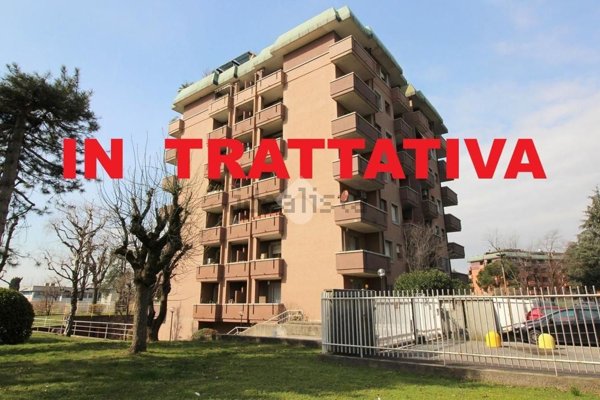 appartamento in vendita a Rho in zona Mazzo