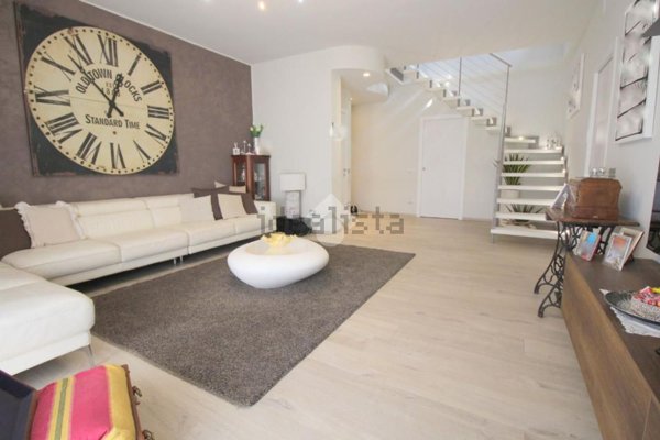 appartamento in vendita a Rho in zona Mazzo