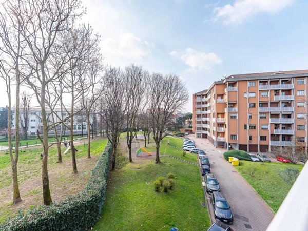 appartamento in vendita a Rho in zona Terrazzano