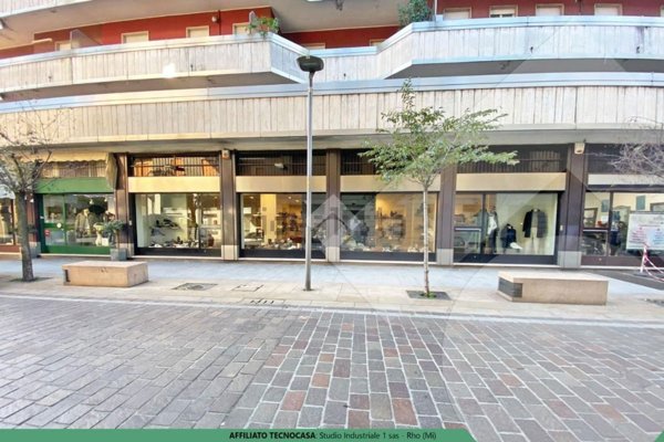 negozio in vendita a Rho
