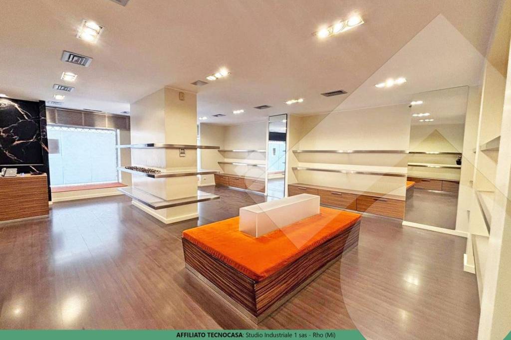 negozio in vendita a Rho