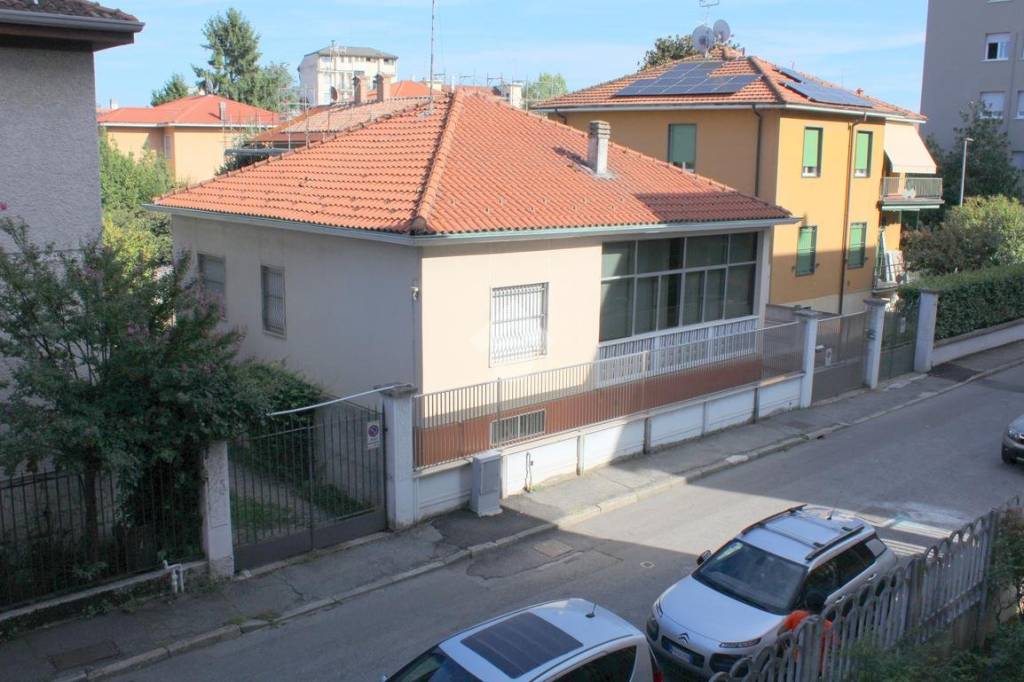 casa indipendente in vendita a Rho