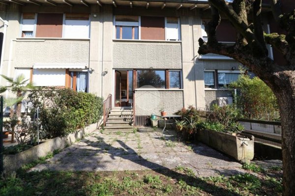 casa indipendente in vendita a Rho