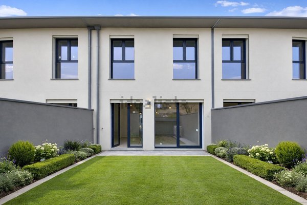 casa indipendente in vendita a Rho