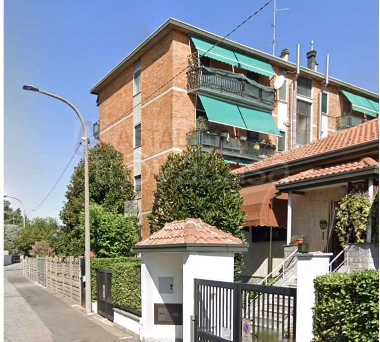 appartamento in vendita a Rho in zona Terrazzano