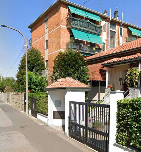 appartamento in vendita a Rho in zona Terrazzano