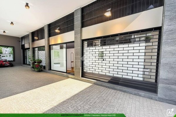 negozio in vendita a Rho