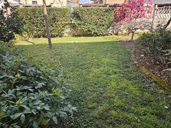 terreno edificabile in vendita a Rho in zona Biringhello