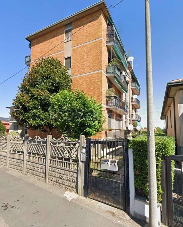 appartamento in vendita a Rho in zona Terrazzano