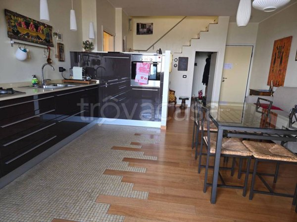 appartamento in vendita a Rho in zona Mazzo