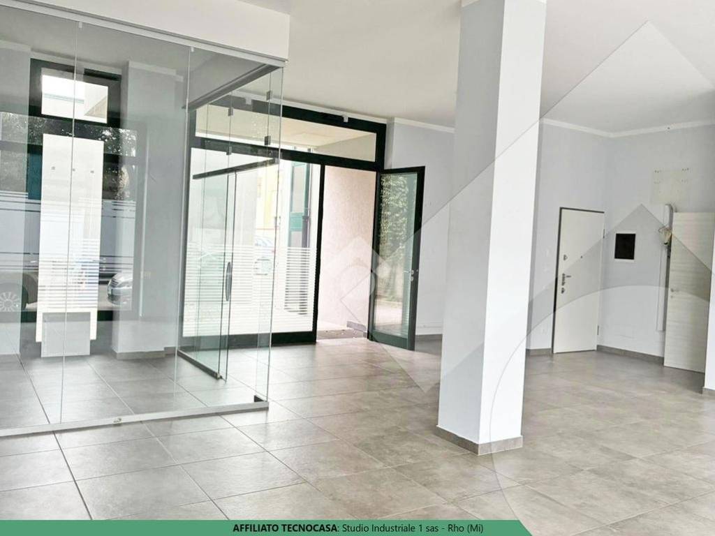 negozio in vendita a Rho
