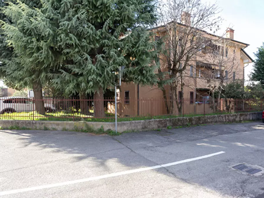 appartamento in vendita a Rho in zona Lucernate