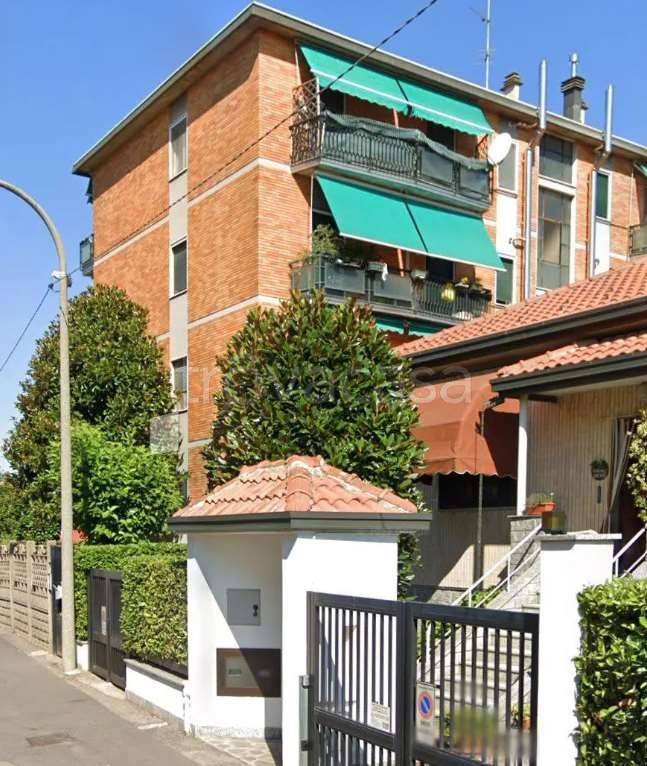 appartamento in vendita a Rho in zona Terrazzano
