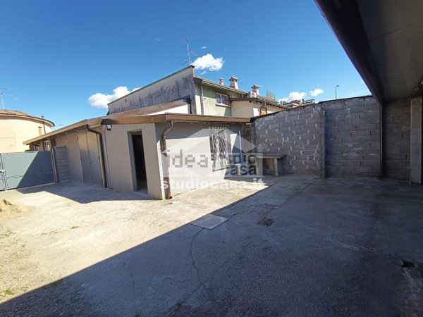 ufficio in vendita a Rho in zona Biringhello