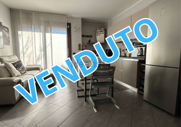 appartamento in vendita a Rho in zona Lucernate