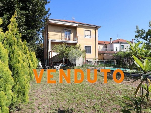 casa indipendente in vendita a Rho