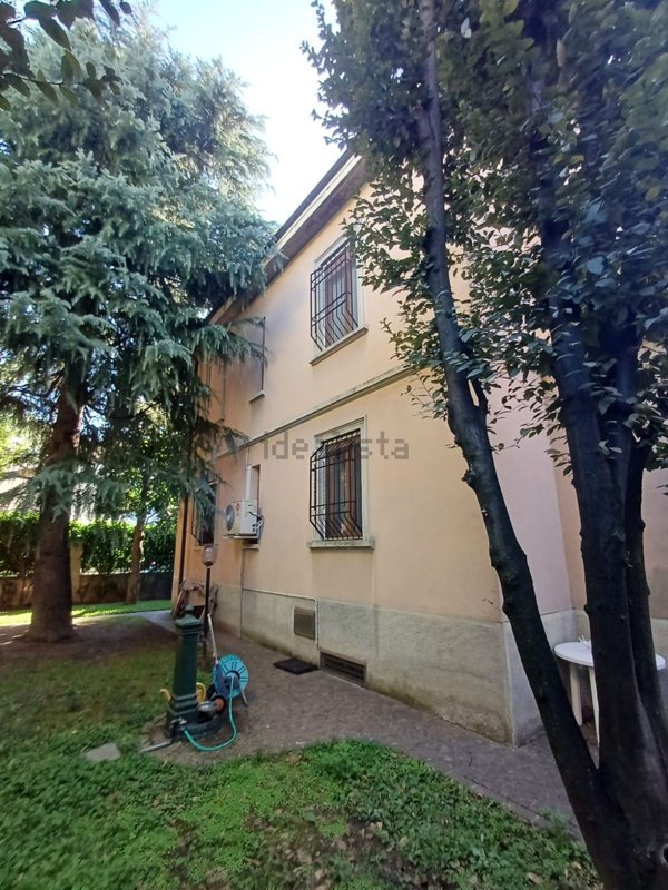 casa indipendente in vendita a Rho