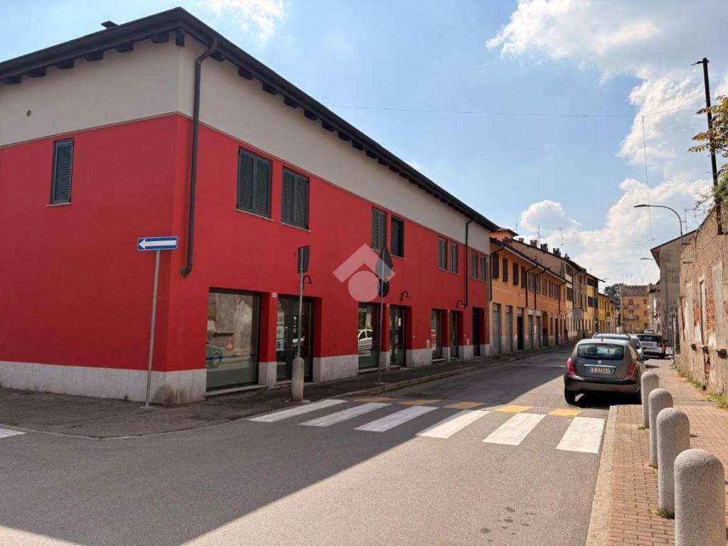 appartamento in vendita a Rho in zona Lucernate