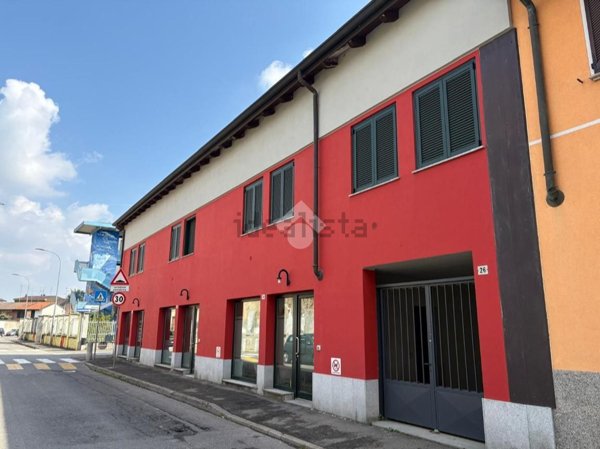 appartamento in vendita a Rho in zona Lucernate