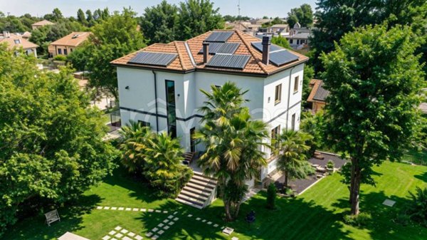 casa indipendente in vendita a Rho