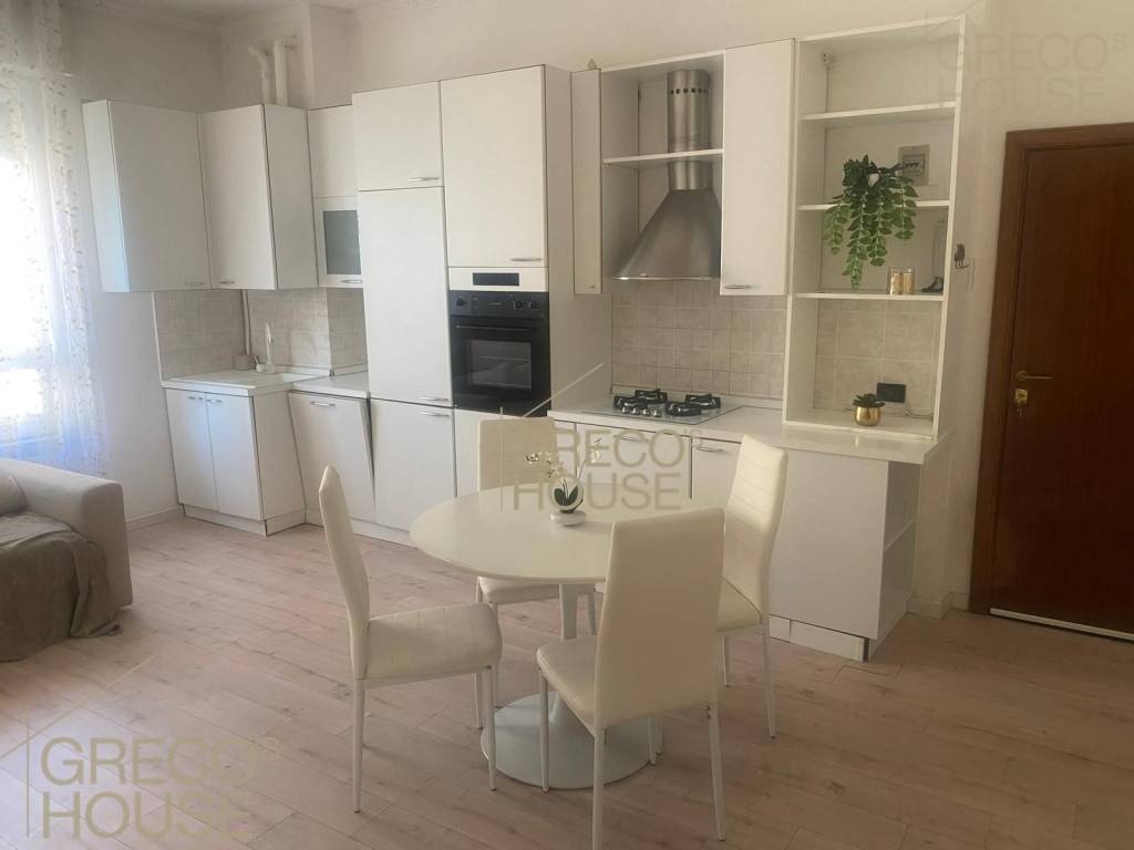 appartamento in vendita a Rho in zona Ghisolfa